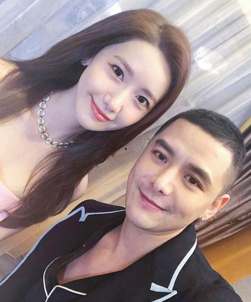 男明星约女粉丝,男明星与女粉丝的甜蜜邂逅