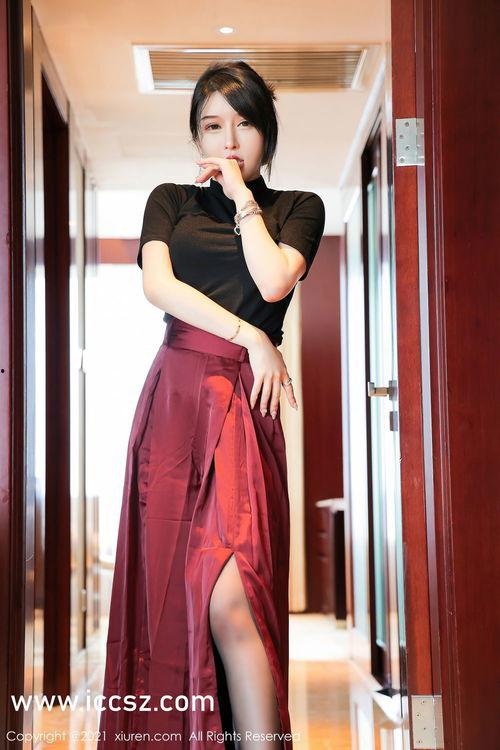 红色长筒丝袜女卜,红色长筒丝袜女性的独特魅力